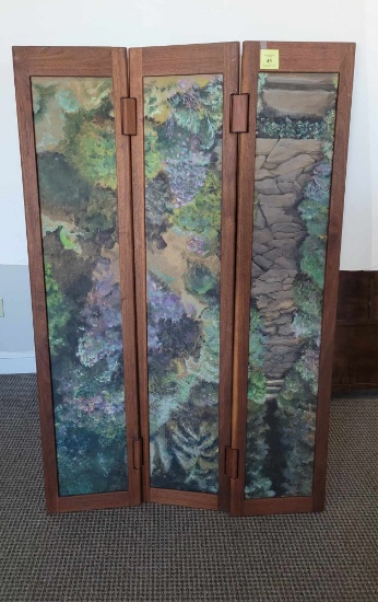 3 PANEL WOODEN SCREEN WITH SERENE SCENE