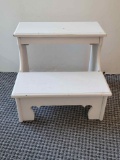 PAINTED WHITE WOODEN BED STEP