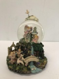 ANGELS AND FOUNTAIN OVER WATERFALL - SNOWGLOBE