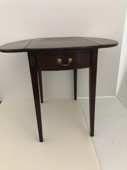 PEMBROKE SIDE TABLE WITH DROP SIDES