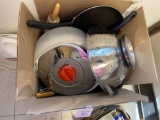 BOX OF KITCHEN GOODS