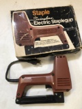 SWINGLINE ELECTRIC STAPLE GUN