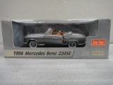 SUNSTAR 1:18 MERCEDES BENZ 1958 220SE