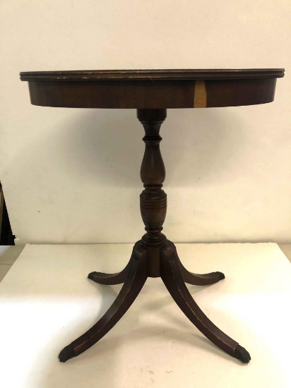 OVAL TOP, SPLADE OCCASIONAL TABLE