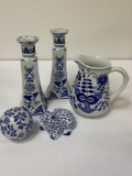 5 BLUE AND WHITE DECORATIVES
