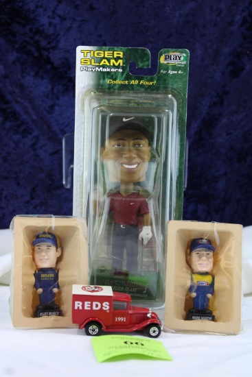 4 COLLECTIBLES INCLUDES TIGER WOODS BOBBLE HEAD