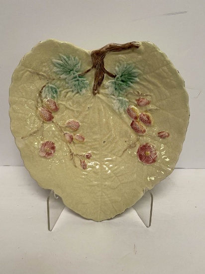 RARE MAJOLICA HEART SHAPED PLATE WITH STRAWBERRIES