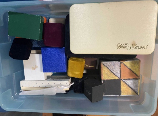 BOX OF JEWELRY BOXES