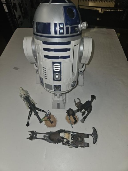 R2D2 WITH 5 OTHER STAR WARS FIGURES