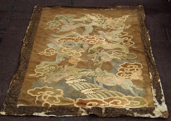 ANTIQUE CHINESE EMBROIDERED SILK TAPESTRY