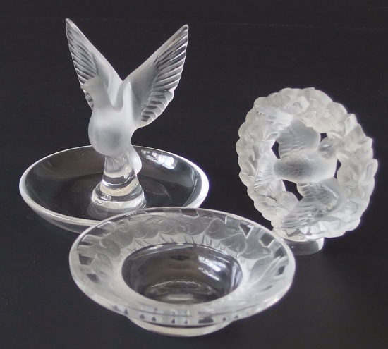 COLLECTION OF LALIQUE BIRD THEMED GLASS