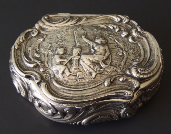 GERMAN HANAU CHASED SILVER SNUFF BOX