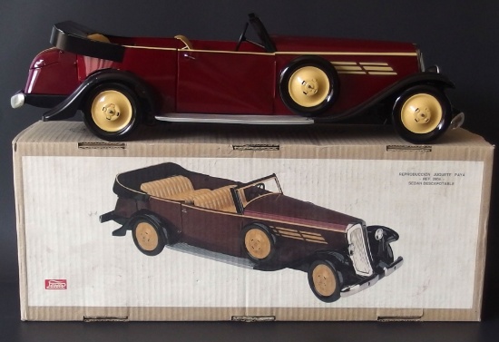 PAYA SPAIN REPLICA SEDAN TIN TOY WITH BOX