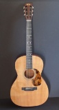 MARTIN 2002 ACOUSTIC PARLOR GUITAR W/CASE