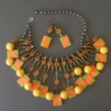 VINTAGE BAKELITE CHOKER & EARRING SET