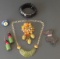 VINTAGE BAKELITE JEWELRY (6)