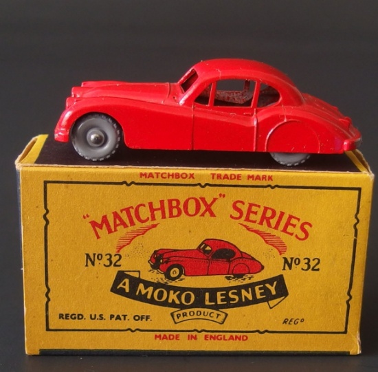 No. 32 A MATCHBOX TOY JAGUAR XK 140 MIB