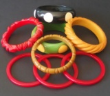 VINTAGE BAKELITE BANGLES (8)