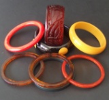 VINTAGE BAKELITE BANGLES (8)