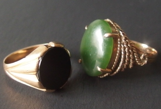 PAIR OF GENT’S GOLD RINGS