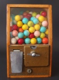 VINTAGE VICTOR  5 c GUMBALL MACHINE