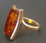 14KT GOLD & AMBER RING