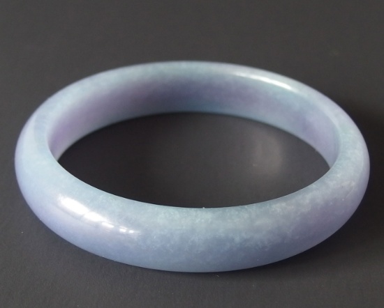 CHINESE LAVENDER JADE BANGLE