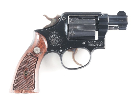 (C) SMITH & WESSON PRE-MODEL 10 SNUB NOSE DOUBLE ACTION REVOLVER (1957).