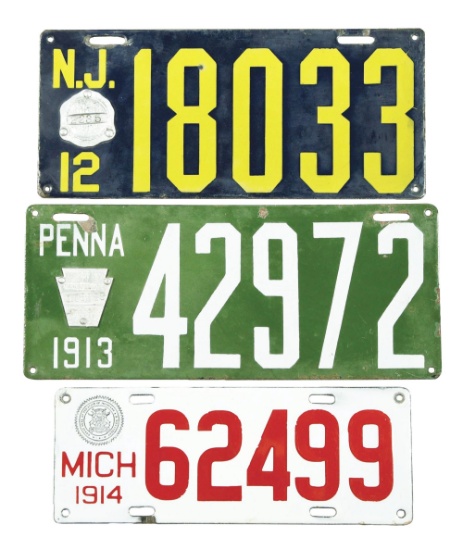 LOT OF THREE: PORCELAIN 1912 1913 1914 AUTOMOTIVE LICENSE PLATES.