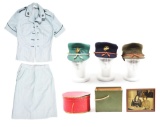 LOT OF USMC WOMEN'S HATS, UNIFORM, AND PHOTOGRAPH.