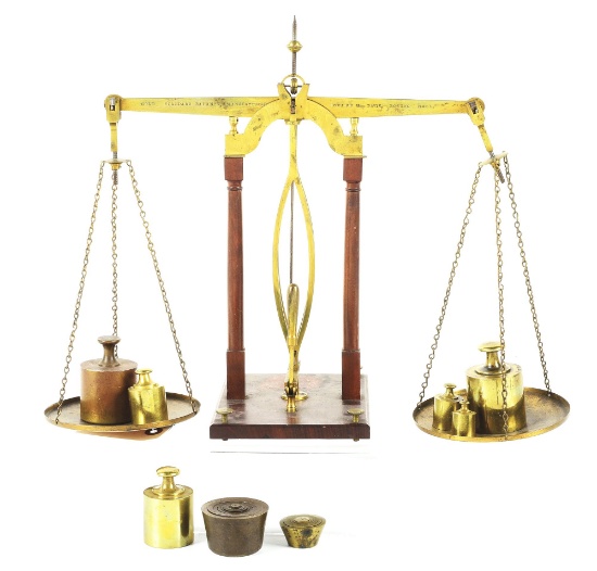 SMALL HOWARD AND DAVIS SCALE WITH ACCESSORIES.