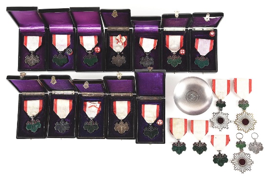 LOT OF JAPANESE ORDER OF THE RISING SUN MEDALS.