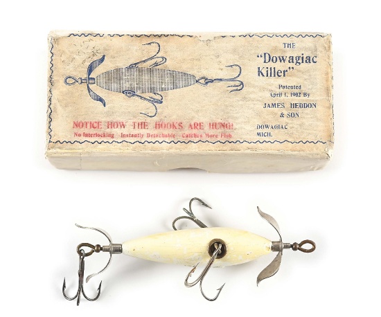 HEDDON 450 KILLER IN WHITE IN WAVY BORDER PICTURE BOX