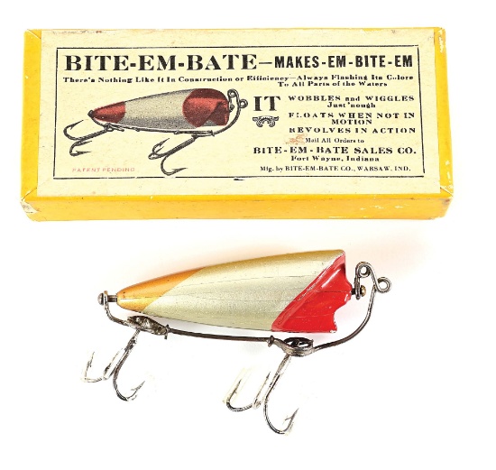 BITE EM BATE SALES CO REVOLVING BAIT IN PICTURE BOX