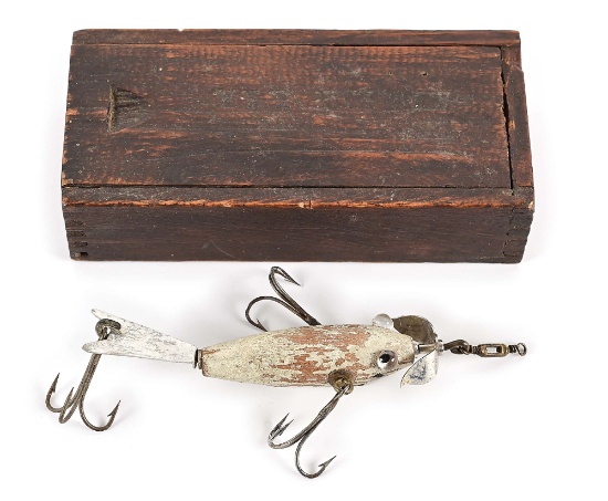 DETROIT WIGGLETAIL IN UNMARKED WOODEN BOX