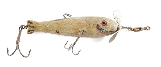 EARLY UNKNOWN MAKER CARVED TAIL WOODEN MINNOW
