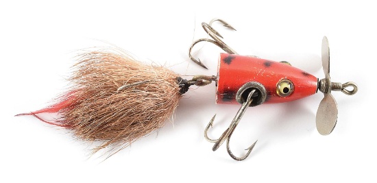 HALF CHARMER WITH BUCKTAIL