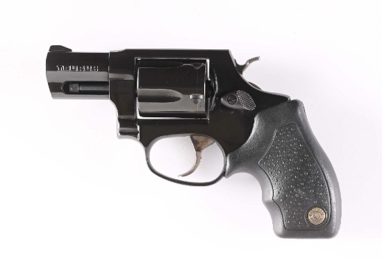 (M) TAURUS MODEL 85 SNUB NOSE DOUBLE ACTION REVOLVER.