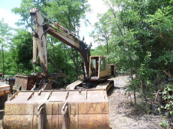 Caterpillar 225 Excavator