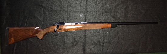 Winchester Model 70 Super Grade .270 WIN Bolt Action Rifle with 24" Barrel