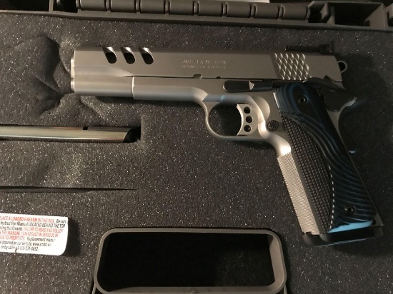 Smith & Wesson PC1911 Performance Center with Ports 45 auto