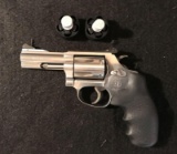 Smith & Wesson Model 60-10 .357 Magnum with 2 speed Loaders