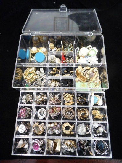 Jewelry box of Costume Jewelry earrings