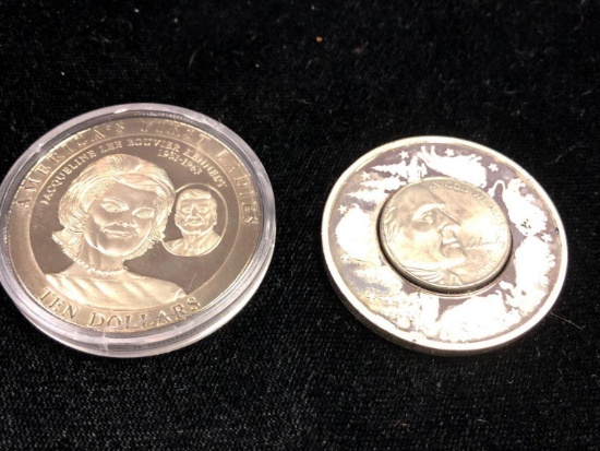 1 lot of 2 Collectors Coins