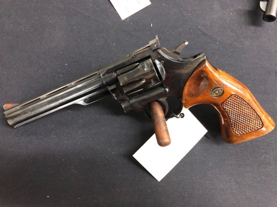 Dan Wesson Arms Revolver 357 magnum CTG 5.25 in Barrel