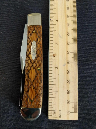 W. R. Case & Sons Cutlery Co., Item NO. 08250, 54, 7254 SS, trapper Oak, WD SM