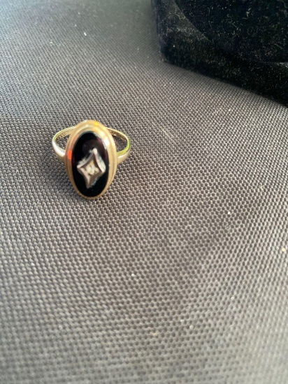 10K Gold and Onyx Ring