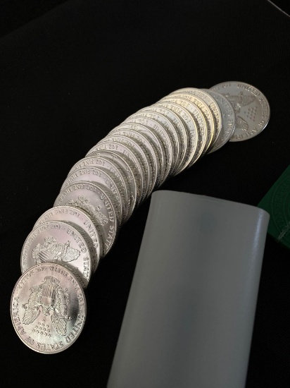 1 Lot of 20 Walking Liberty Silver Dollars