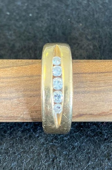 14k Yellow Gold Ring with 5 Small Diamonds