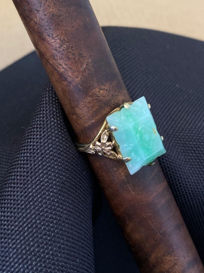 14 k Apple Green Jade Ring